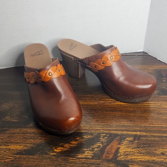 Dansko Rach Leather Two-Tone Braid Accent Clog 41 - Picture 2 of 11